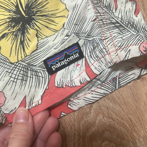 PATAGONIA | Girls' Baggies™ Shorts - Picture 3 of 4